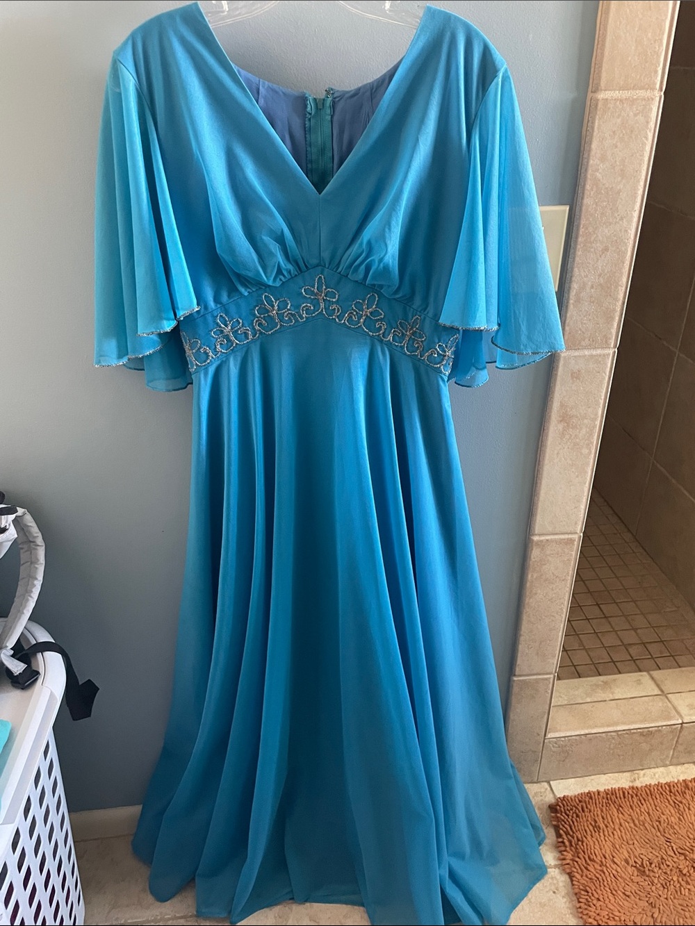 Vintage Blue V-Neck Chiffon Gown Formal Maxi Dress with Beaded Waist